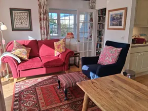 Cottage with garden - Image 3