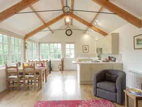 Child-friendly pleasant cottage with barbecue & garden | River view | Pets allowed - Image 3