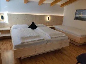 Bed & breakfast with garden, BBQ & pool - Image 3