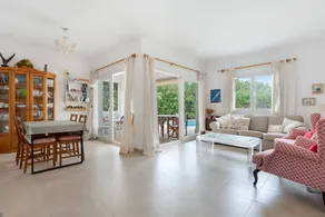 Maison entièrement équipée avec piscine privée, jardin et terrasse | Vue mer | Adaptée au travail à distance | Avec animaux admis - Image 4