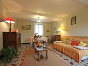 Wonderful cottage with BBQ & garden - Image 2
