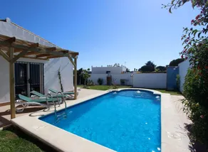 Agréable maison de vacances entièrement équipée avec terrasse, piscine privée et barbecue - Image 4
