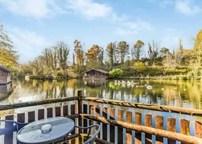 Familienorientiertes Chalet mit Grill und Whirlpool - Image 3