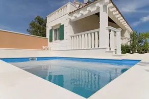 Villa with terrace, pool & barbeque | Mountain view | Pets allowed - Image 5