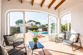 Fully equipped villa with barbeque, terrace & private pool - Image 5