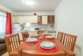 Apartment with terrace, BBQ & garden - Image 5