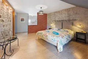 Maison d'hôtes avec piscine, terrasse et jardin | Vue jardin - Image 4