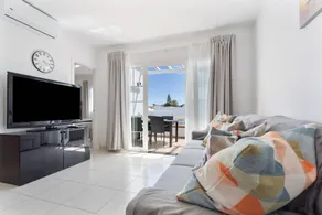 Merveilleuse maison de vacances avec terrasse, piscine et internet haut débit | Proche de la plage - Image 2