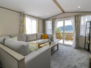 Beautiful cottage with garden - Image 3
