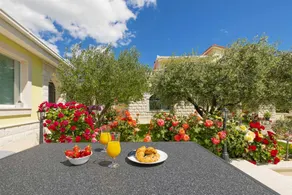 Family-friendly pleasant holiday home with garden, terrace & barbeque | Mountain view - Image 3