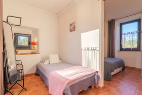 Encantadora hostal con desayuno con jardín y terraza | Vistas al jardín - Image 2