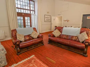 Cottage with garden - Image 3