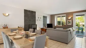 Agréable cottage entièrement équipé avec terrasse, jardin et barbecue | Vue jardin - Image 3