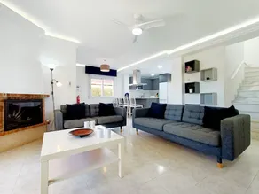 Spacieuse villa entièrement équipée avec terrasse, jardin et piscine privée | À côté de la plage | Avec animaux autorisés - Image 3