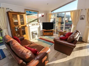 Cottage with garden - Image 4