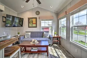 Radiant Mountain Retreat with Natural Light Near the Pocono Mountains, Pleasant Mount, Pennsylvania - Image 3