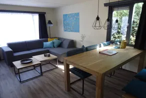 Lovely chalet with terrace, pool & garden - Image 2