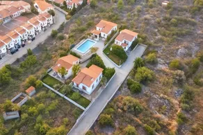 Holiday home with pool, terrace & barbeque | Panoramic view - Image 4