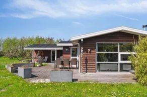 House with BBQ, terrace & garden - Image 2