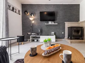 Fully equipped house with BBQ & private pool - Image 2