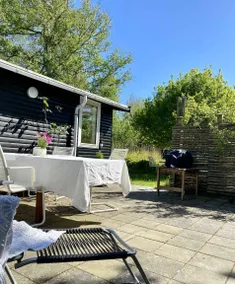 Holiday home with garden - Image 2
