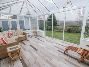 Cottage with garden - Image 5