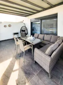 Merveilleuse maison de vacances adaptée aux familles avec jardin, barbecue et terrasse | Vue montagne | Plage à proximité - Image 3