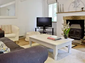 Cottage with garden & terrace - Image 3