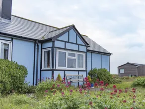 Cottage with garden & barbecue | Sea view - Image 2