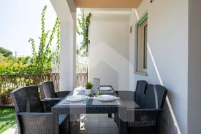 Holiday apartment with pool, garden & terrace | Sea view - Image 4