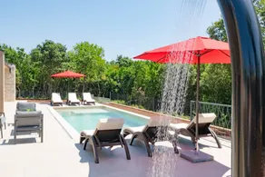 House with heated private pool on 1600 square meter plot - Image 5