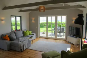 Family-oriented holiday home with terrace & garden - Image 4
