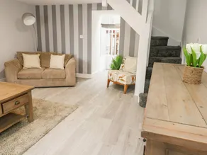 Cottage with garden - Image 5