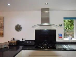 Fully equipped charming cottage with garden | Water view | Pet-friendly - Image 5
