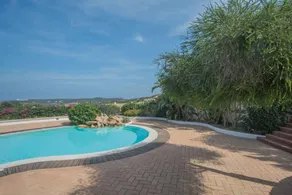Resort with pool | Next to the beach - Image 3