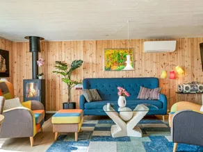 Holiday home with barbeque, garden & terrace | Sea view - Image 4