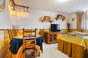 House | City view - Image 3