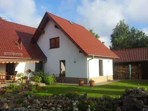 Children-friendly lovely flat with garden & barbeque | Garden view | Dogs allowed - Image 2