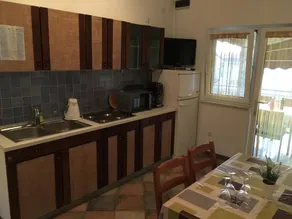 Apartment with garden & barbecue - Image 3