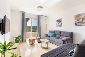 Appartement de vacances adapté aux familles avec terrasse | Vue jardin | Parfait pour le travail à distance - Image 2
