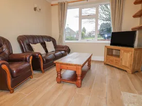 Children-friendly cottage with garden | Pets are welcome - Image 2
