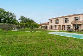 Family-oriented house with pool, terrace & garden | Garden view - Image 2
