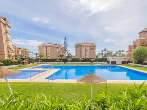 Apartment with garden & pool | Beach view - Image 2
