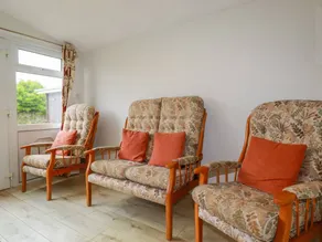 Cottage with garden - Image 2