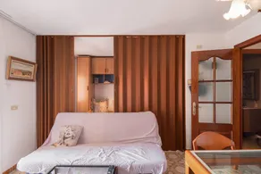 Family-oriented flat with terrace, garden & private pool | City view | Close to the beach - Image 4