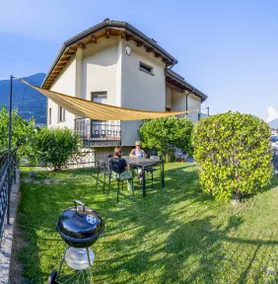 House with garden & barbecue | Garden view - Image 2
