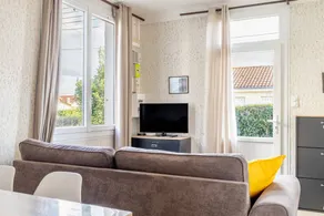 Maison de vacances adaptée aux familles avec barbecue, jardin et terrasse | Vue jardin | Adaptée au travail à distance | Avec animaux autorisés - Image 4