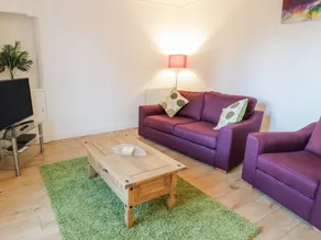 Cottage with garden - Image 4