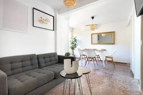 Dedicated room with terrace - Image 2