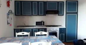 Appartement convivial et familial avec piscine privée et jardin - Image 5